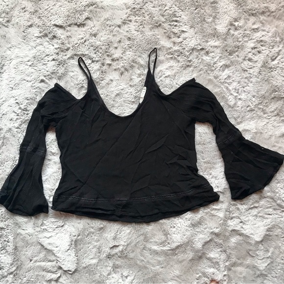 Off the shoulder boho flare sleeve cropped blouse black small frilly bottom - Picture 1 of 6